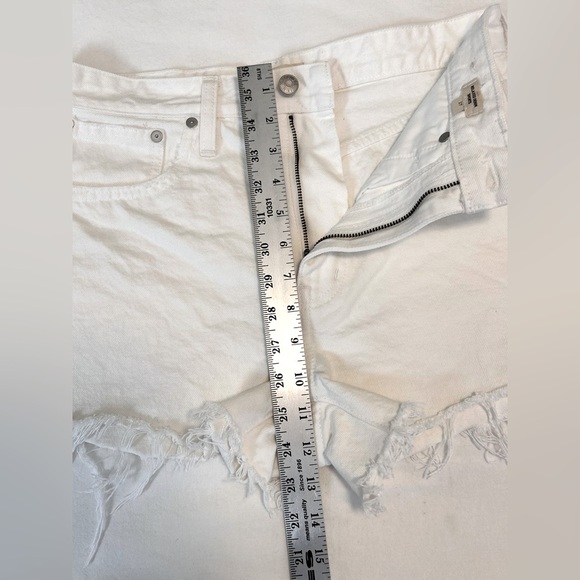 Madewell White Denim Relaxed Fit Shorts size 27 Raw Hem EUC 100% Cotton - Picture 8 of 12